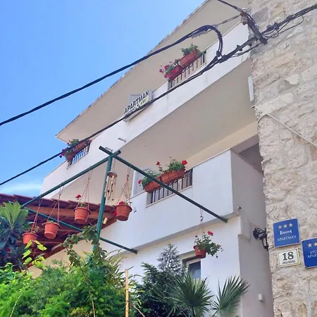 Ana Tudor Apartment Hvar Town