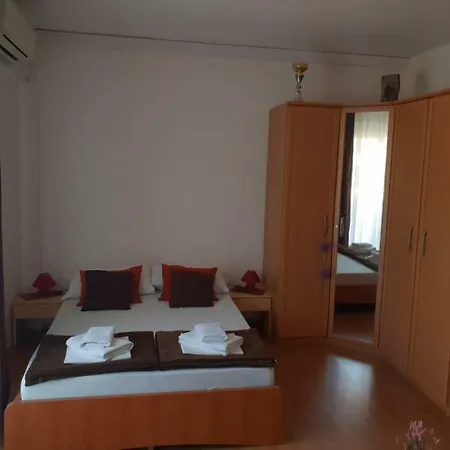 Ana Tudor * Hvar Town