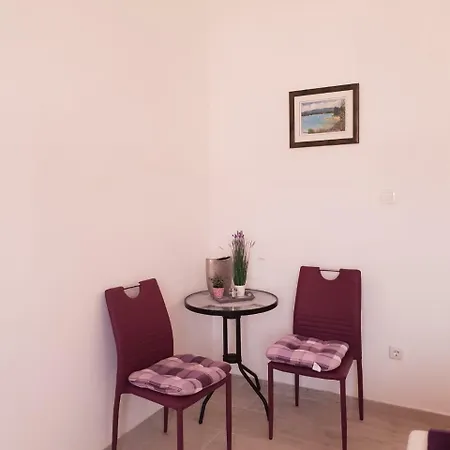 Ana Tudor Lägenhet *